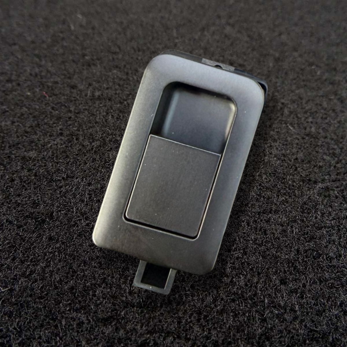 Metal Catches (10 pack)